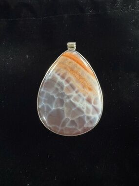 Teardrop Agate Pendant in Cream and Orange